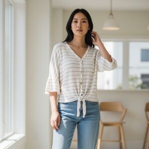 Altar’d State tie front knit top, size L